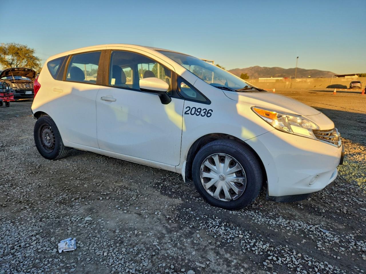 2016 NISSAN Versa Note
