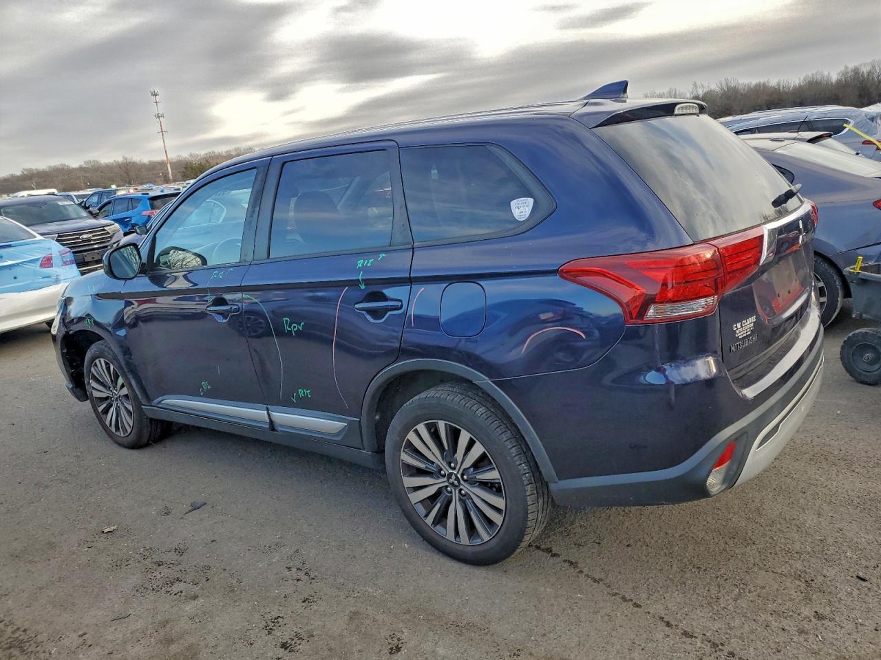 2019 MITSUBISHI outlander