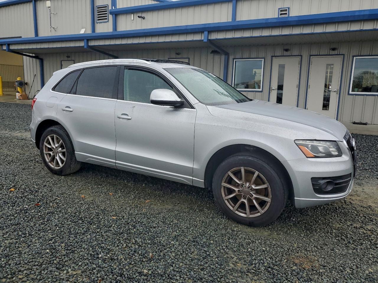 2010 AUDI Q5