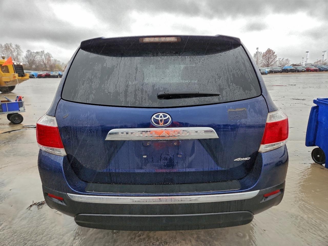 2011 TOYOTA HIGHLANDER