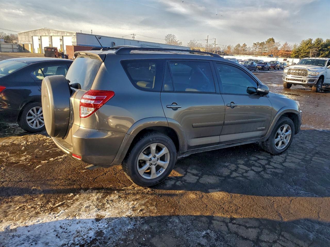 2011 TOYOTA RAV4