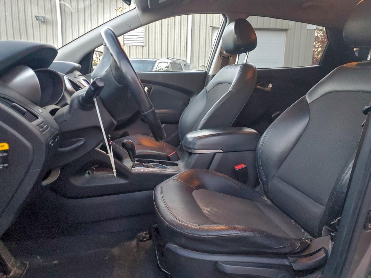2011 HYUNDAI TUCSON