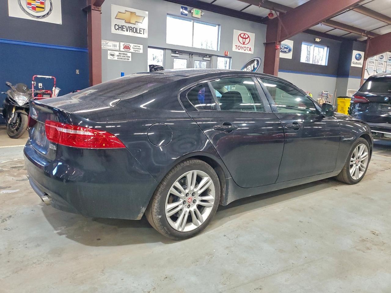 2019 JAGUAR XE