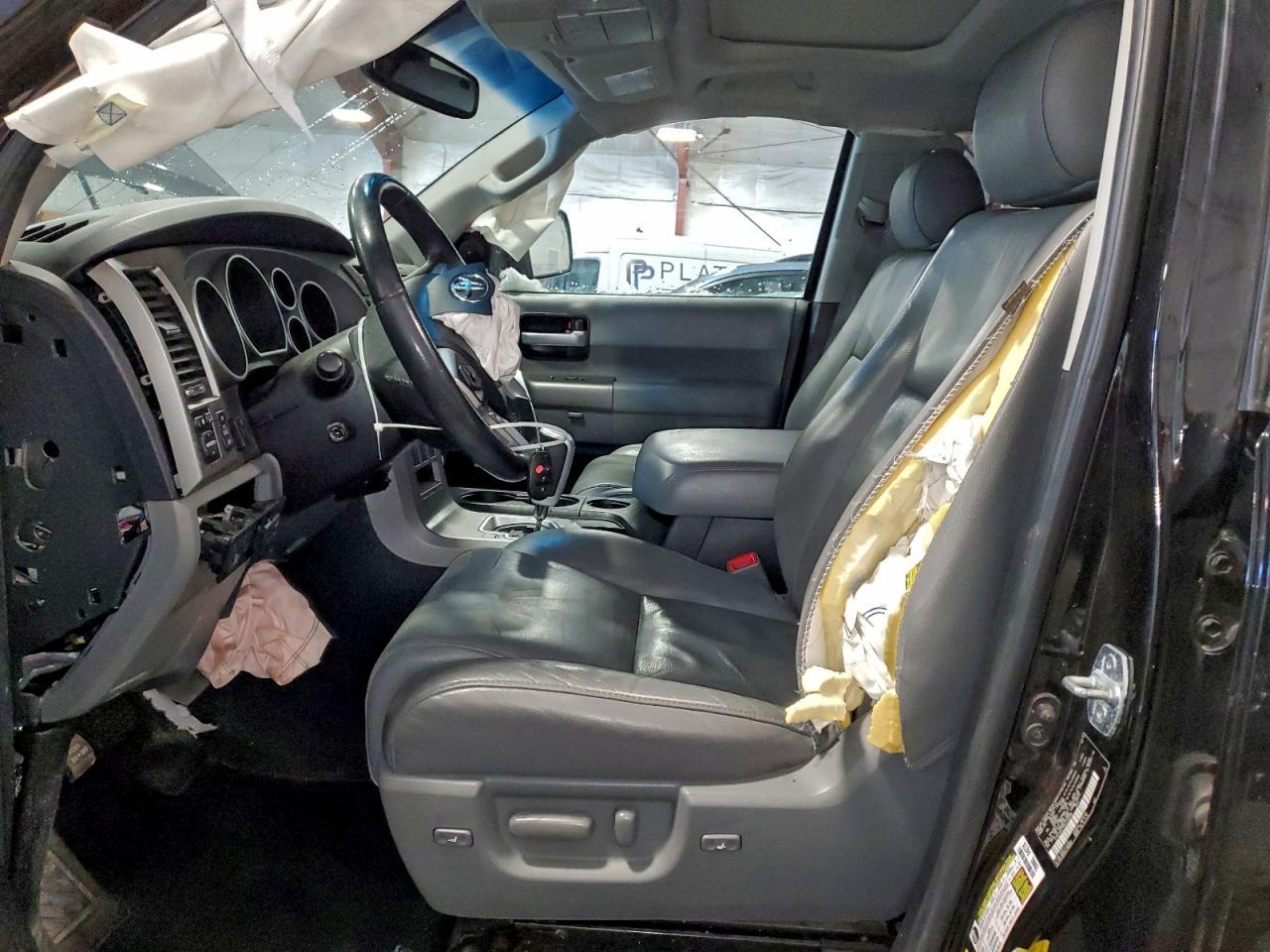 2016 TOYOTA Sequoia