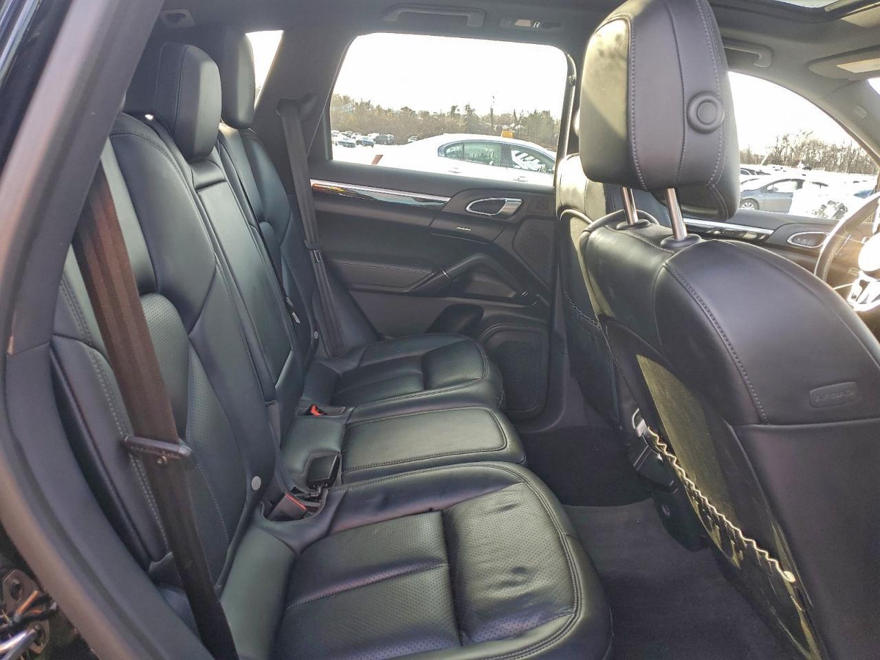 2018 PORSCHE CAYENNE