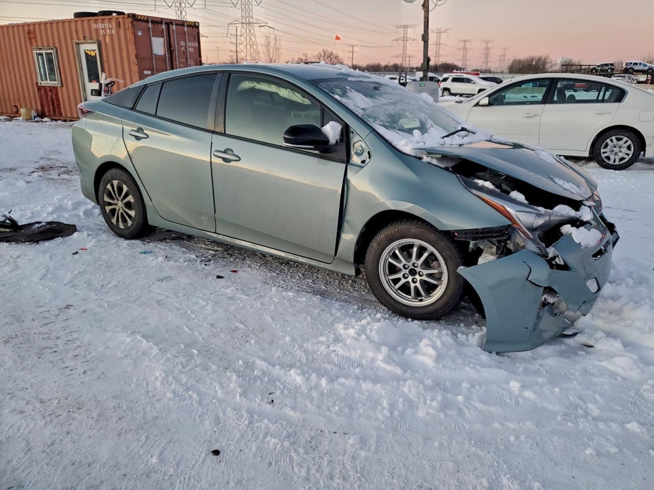 2016 TOYOTA PRIUS