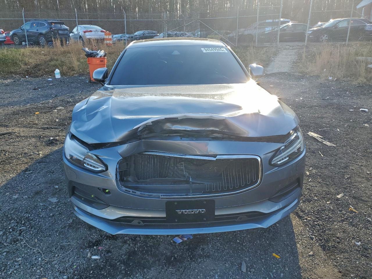 2018 VOLVO S90