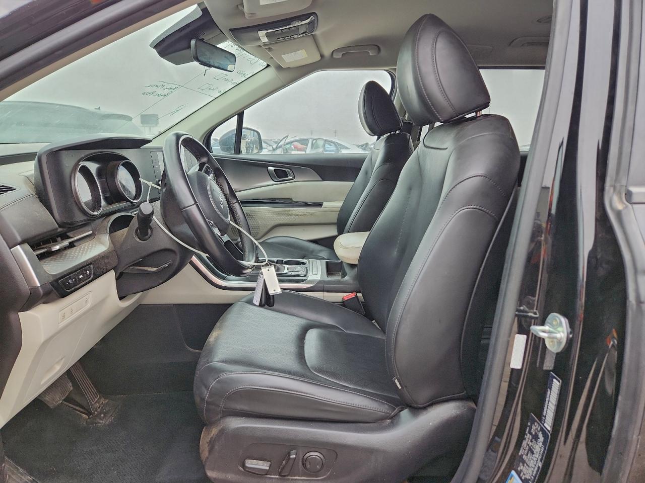 2023 KIA Carnival