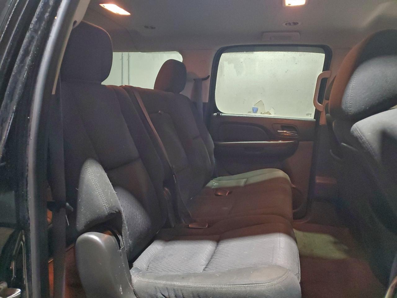 2011 CHEVROLET Suburban