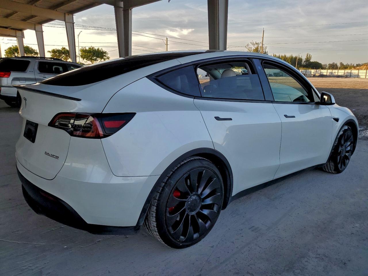 2023 TESLA MODEL Y