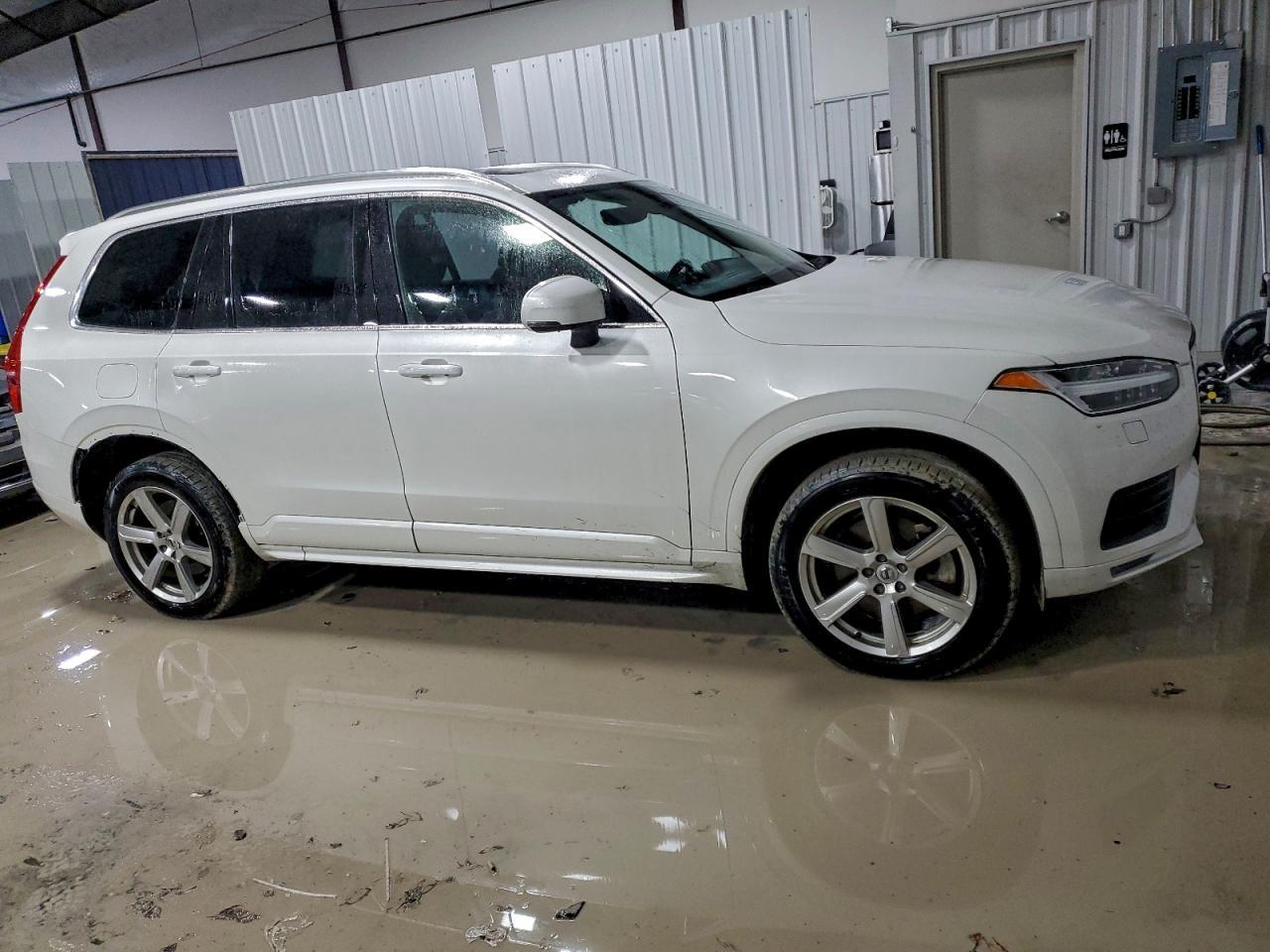 2023 VOLVO XC90