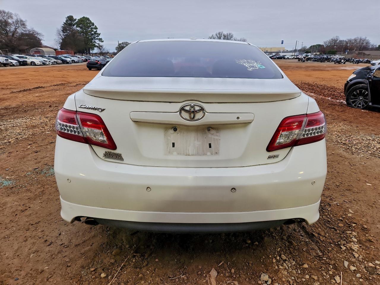 2011 TOYOTA CAMRY