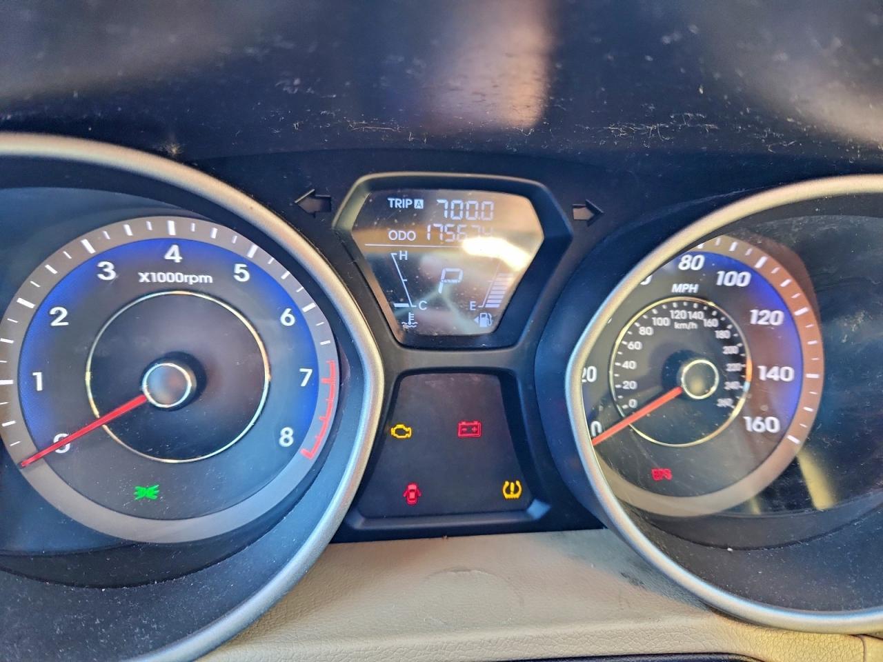 2011 HYUNDAI ELANTRA