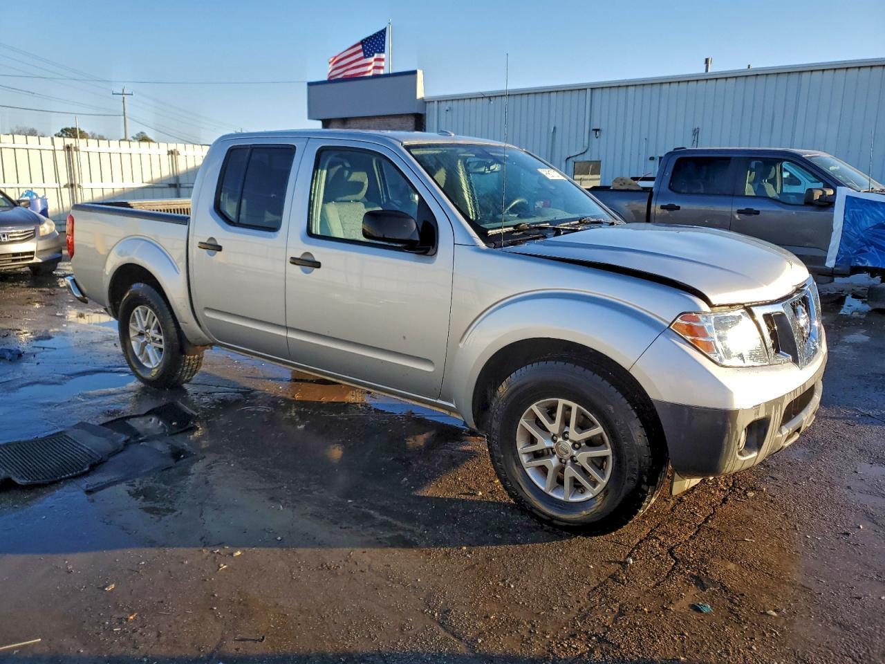 2015 NISSAN Frontier