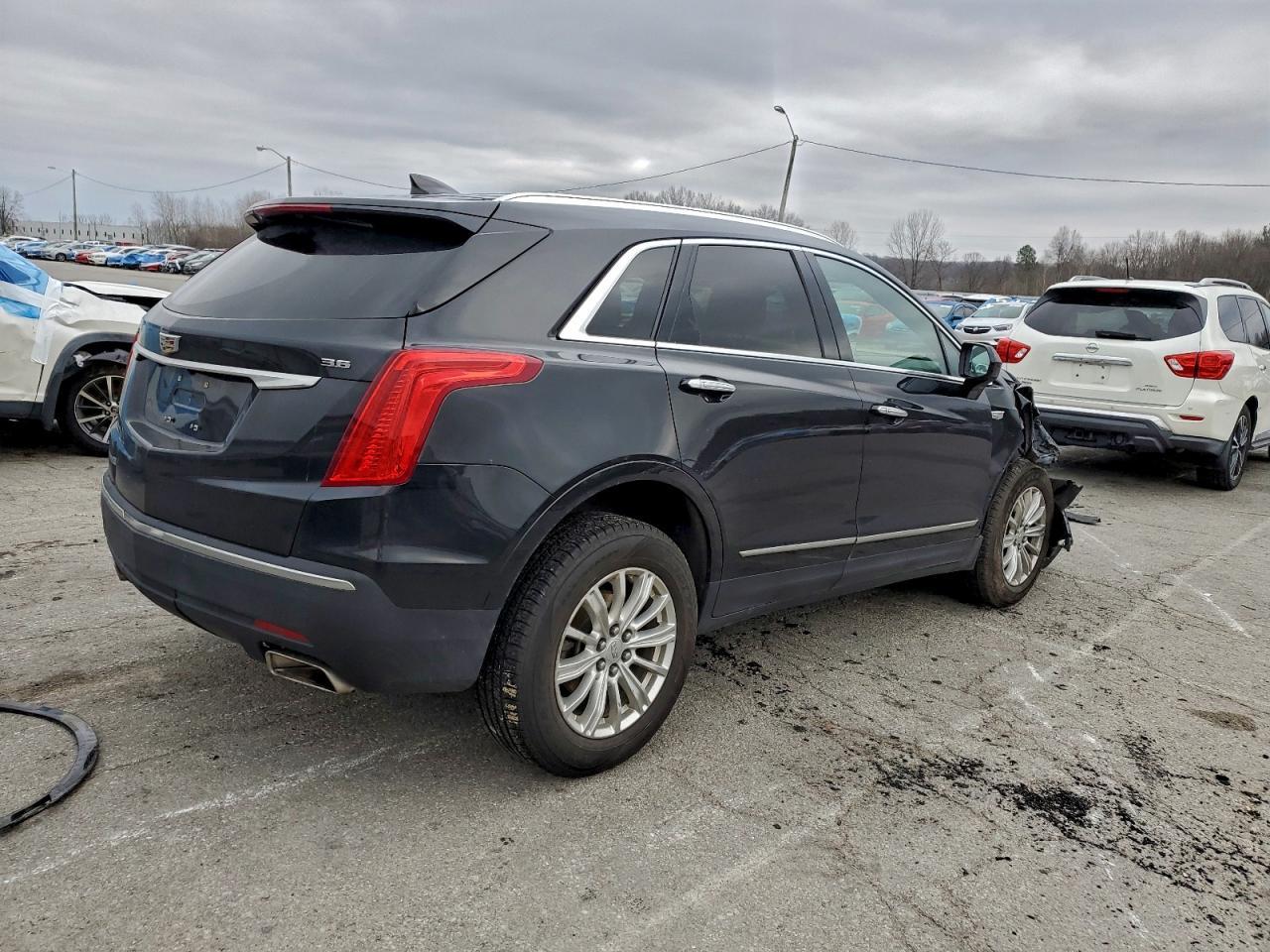 2017 CADILLAC XT5