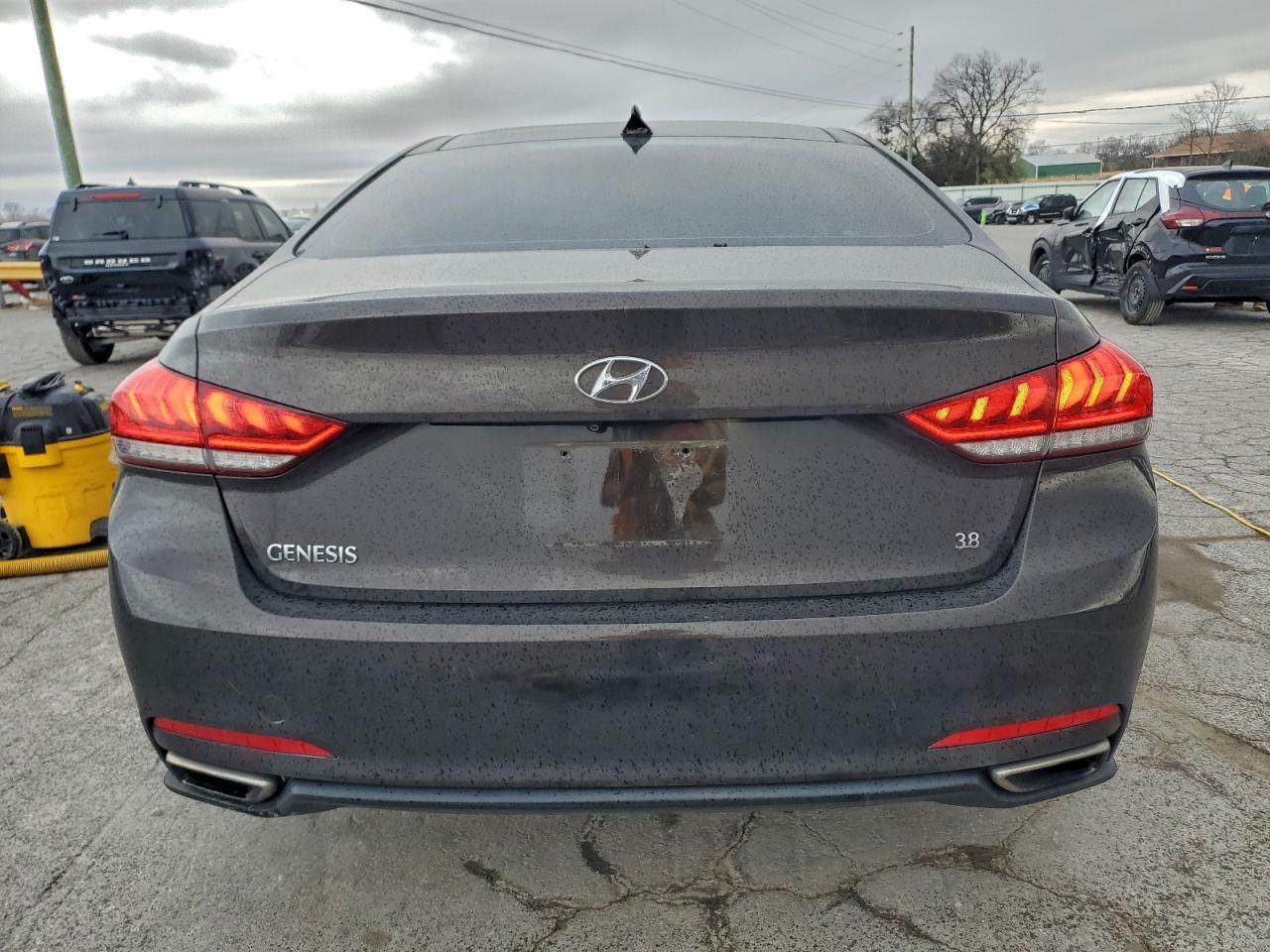 2016 HYUNDAI GENESIS