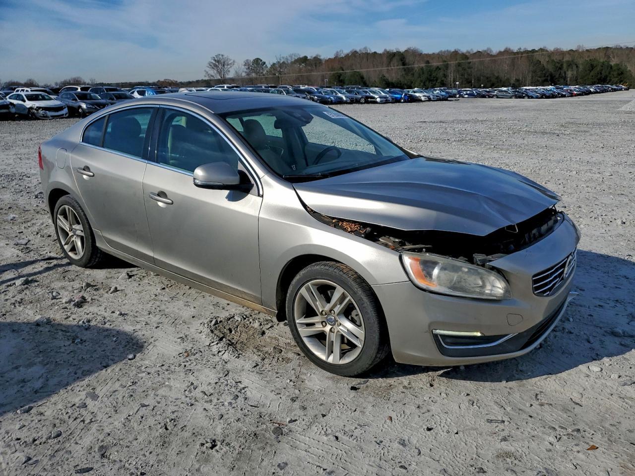 2015 VOLVO S60
