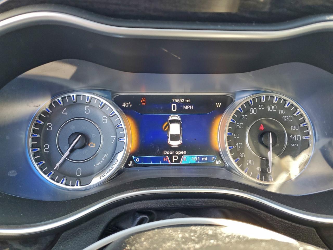2016 CHRYSLER 200