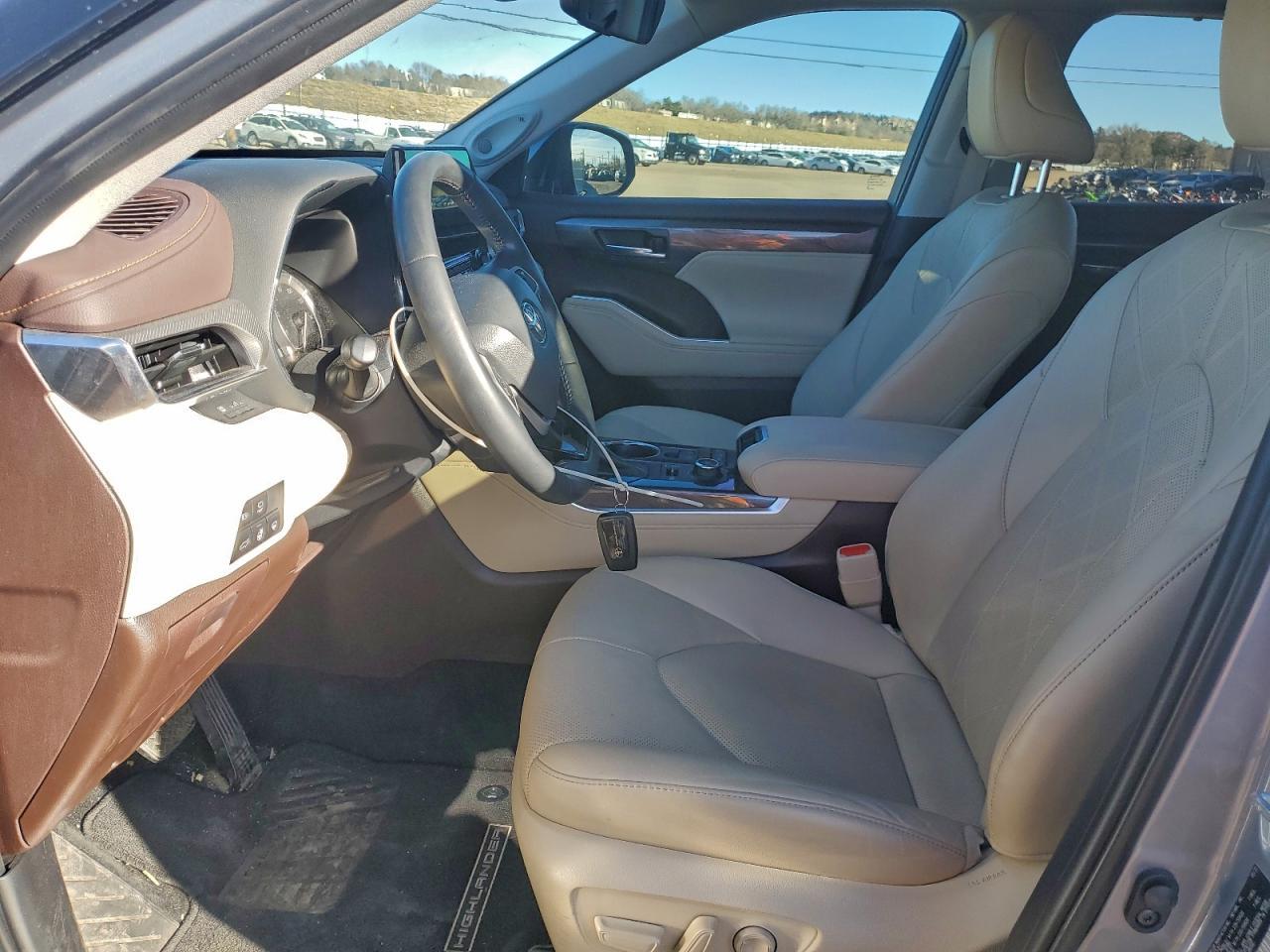 2022 TOYOTA HIGHLANDER