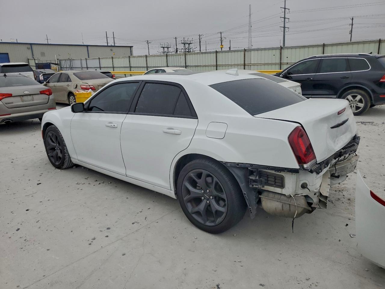 2022 CHRYSLER 300