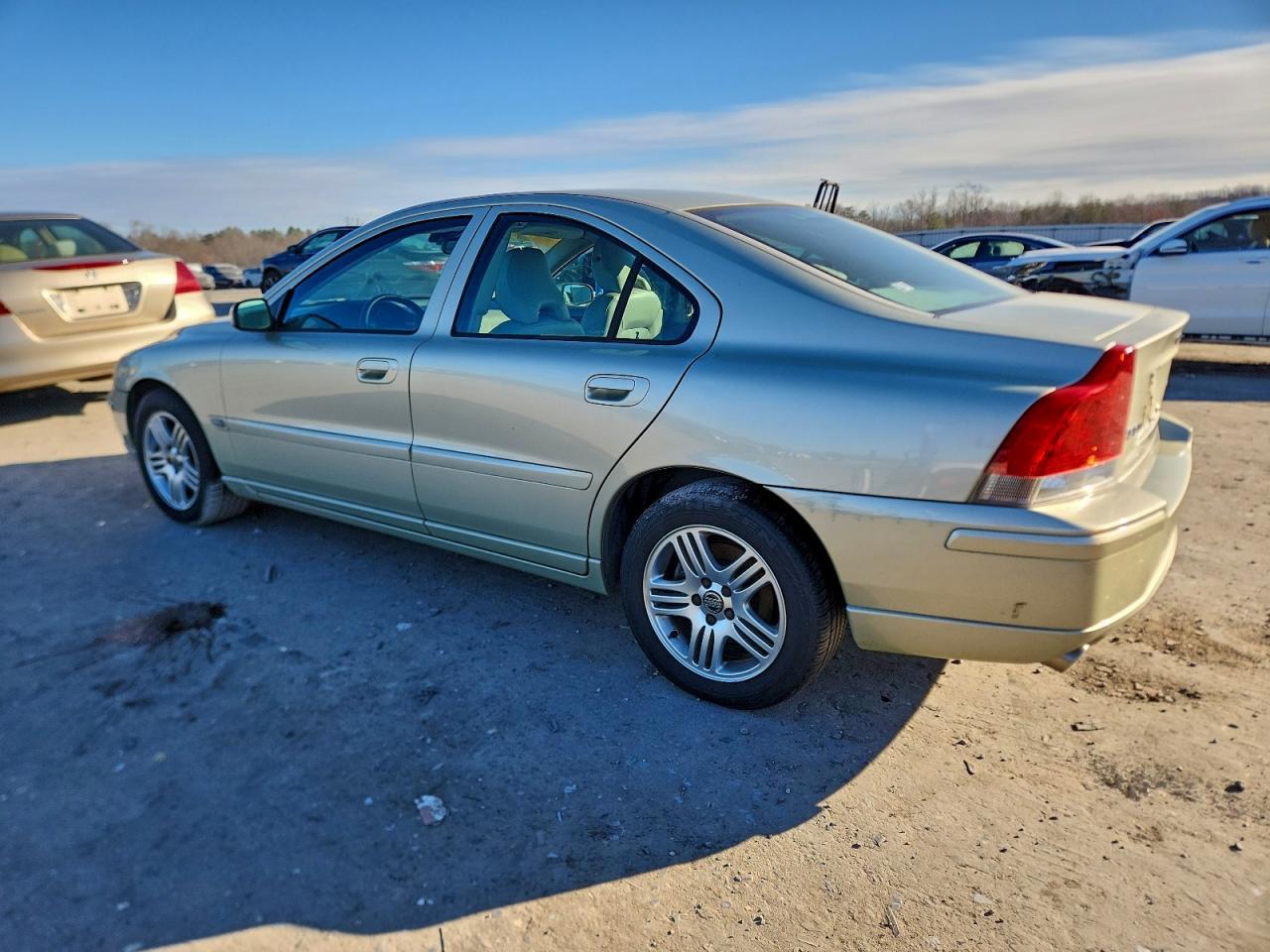 2005 VOLVO S60