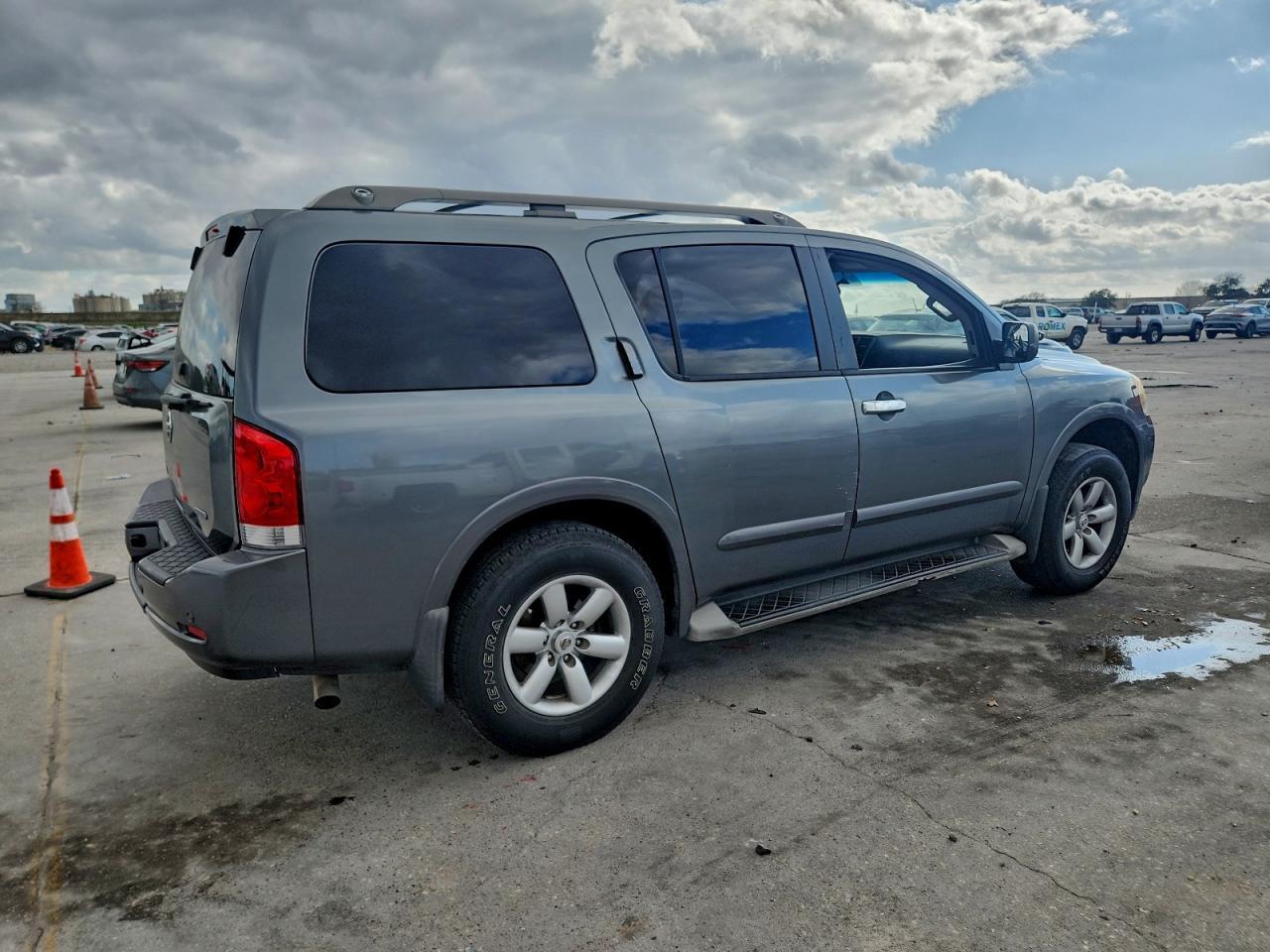 2013 NISSAN Armada