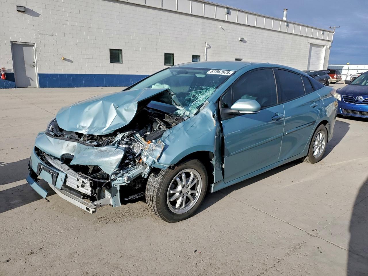 2016 TOYOTA PRIUS
