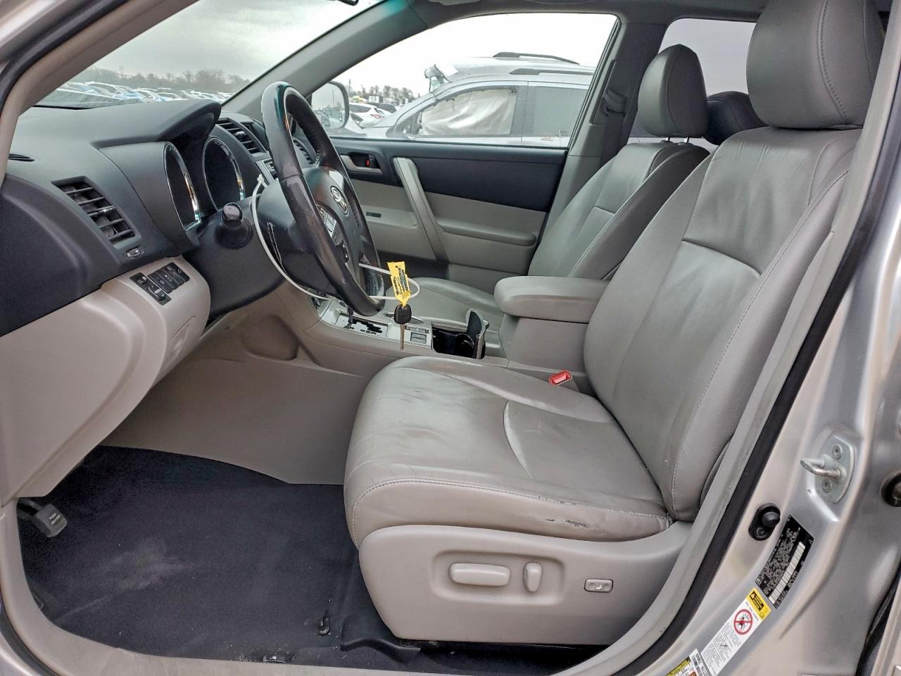 2013 TOYOTA HIGHLANDER