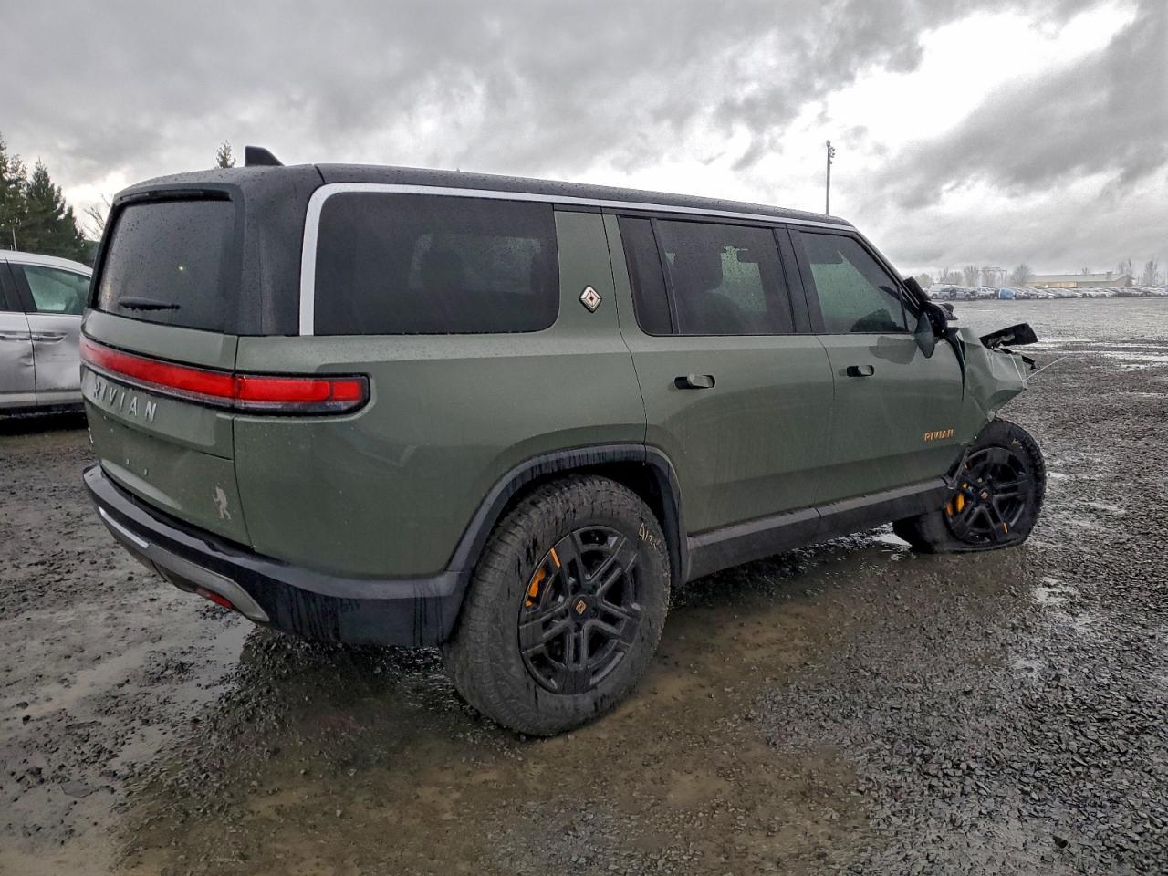 2024 RIVIAN R1s