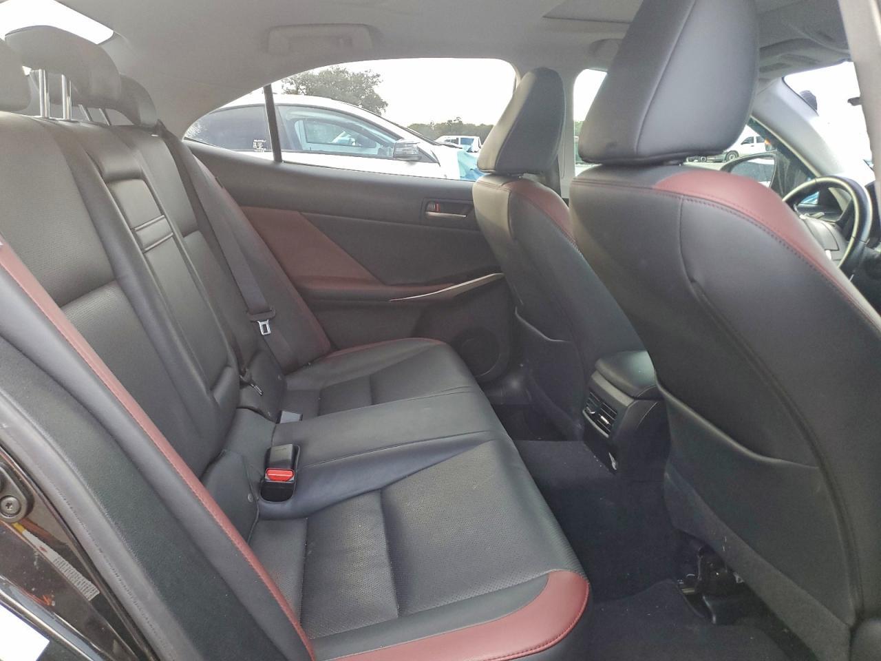 2017 LEXUS IS 200t