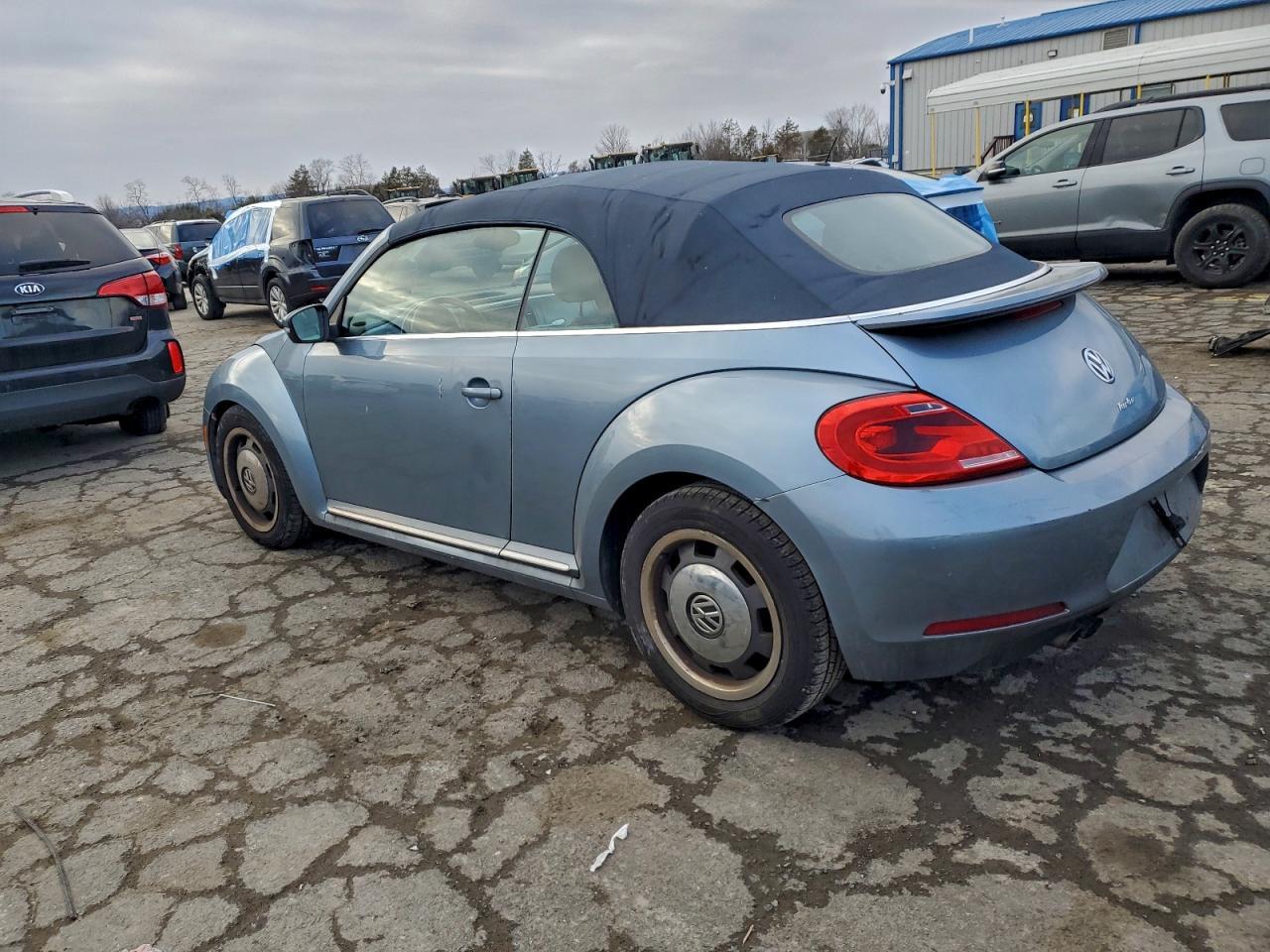 2016 VOLKSWAGEN Beetle