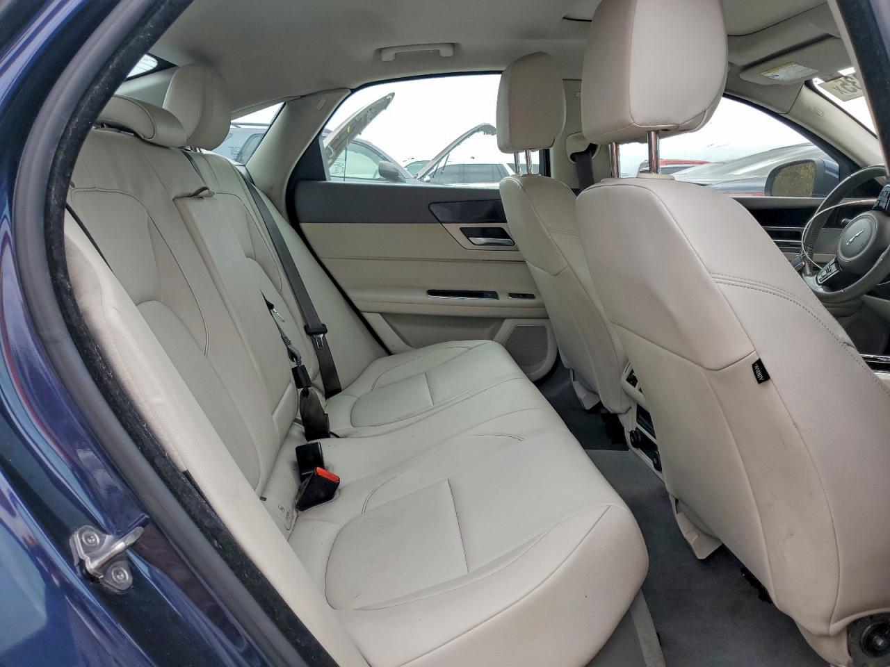 2017 JAGUAR XF