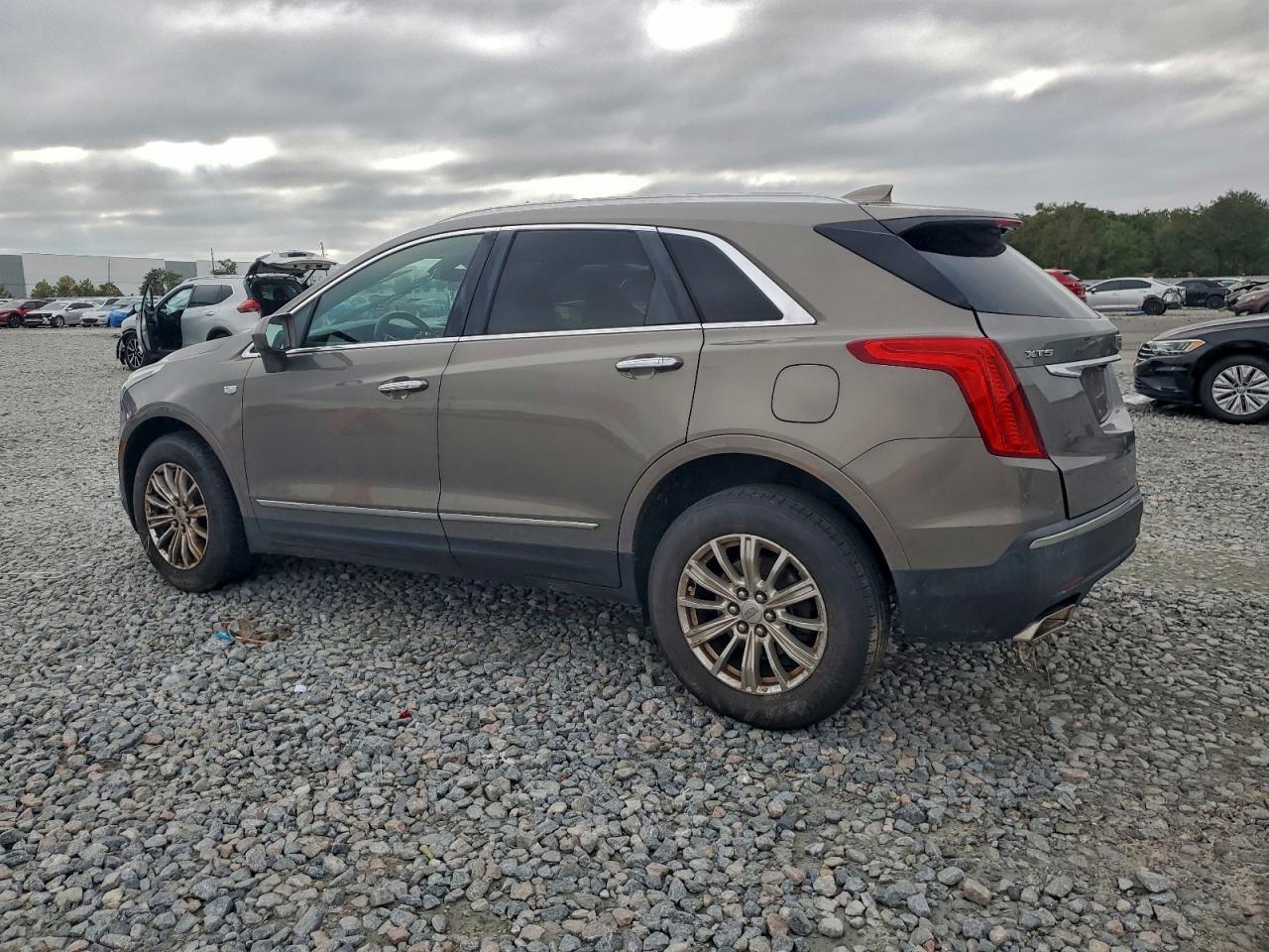 2017 CADILLAC XT5