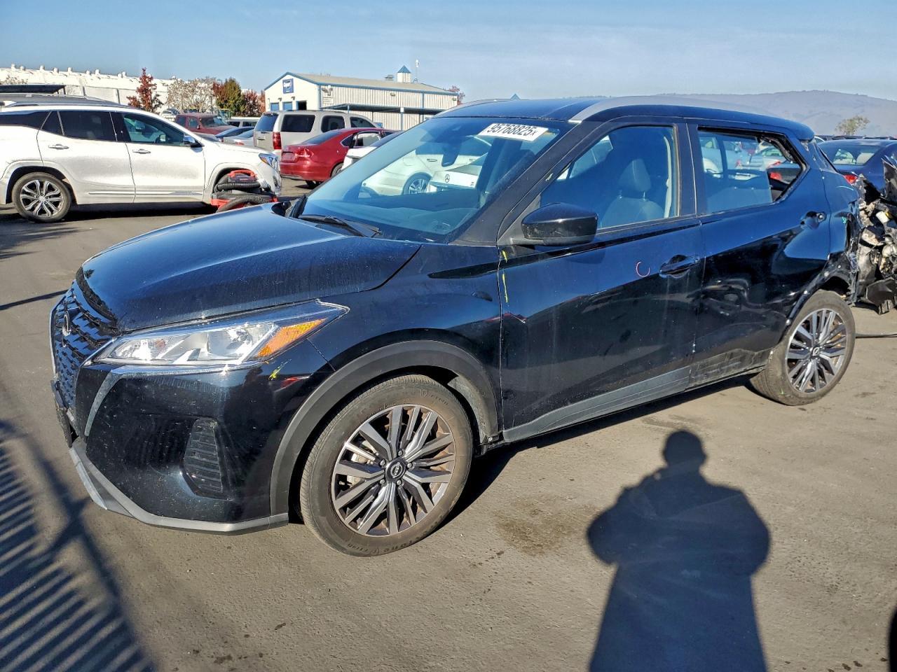2024 NISSAN KICKS