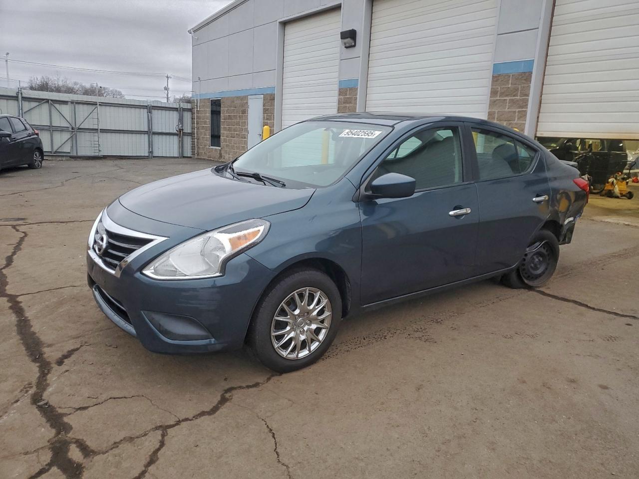 2015 NISSAN VERSA