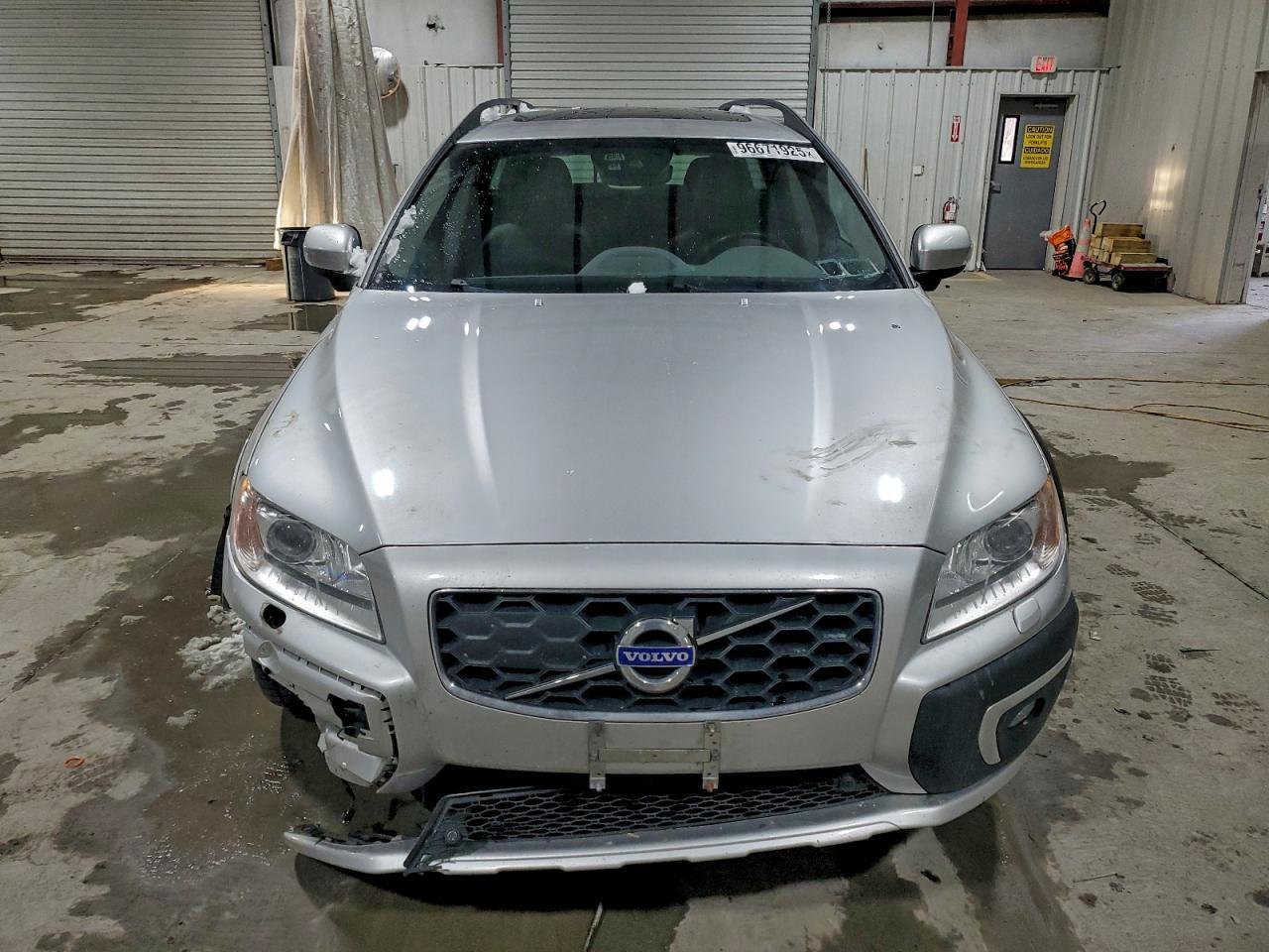 2016 VOLVO XC70