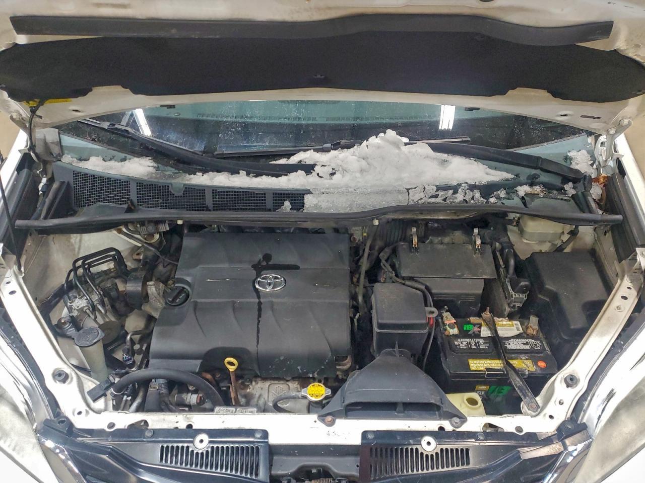 2014 TOYOTA SIENNA