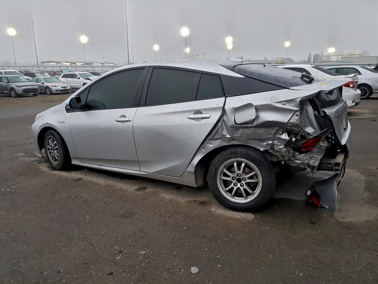 2016 TOYOTA PRIUS
