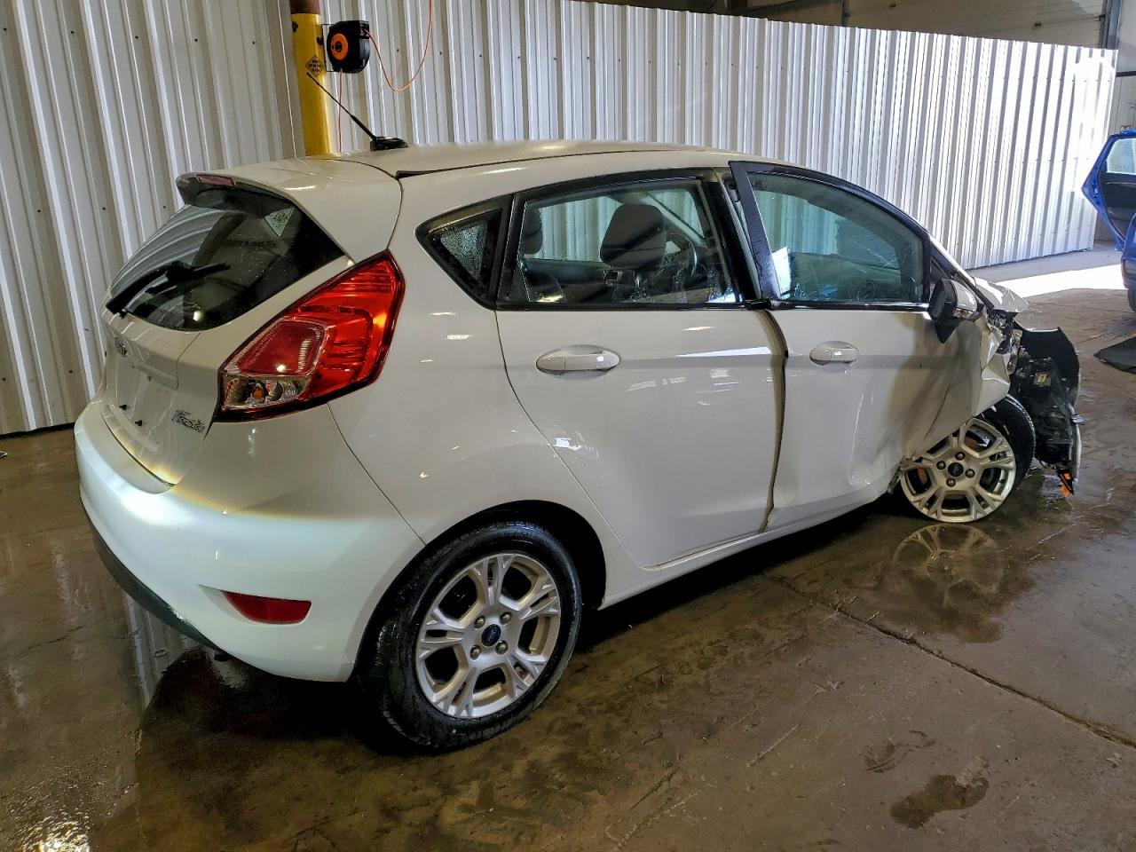 2016 FORD Fiesta