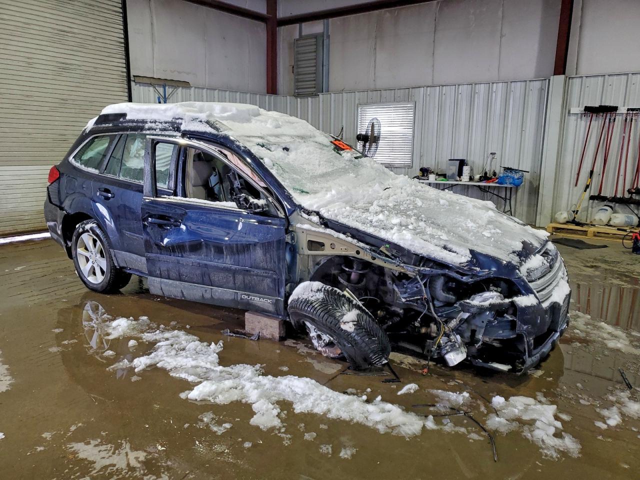 2014 SUBARU Outback