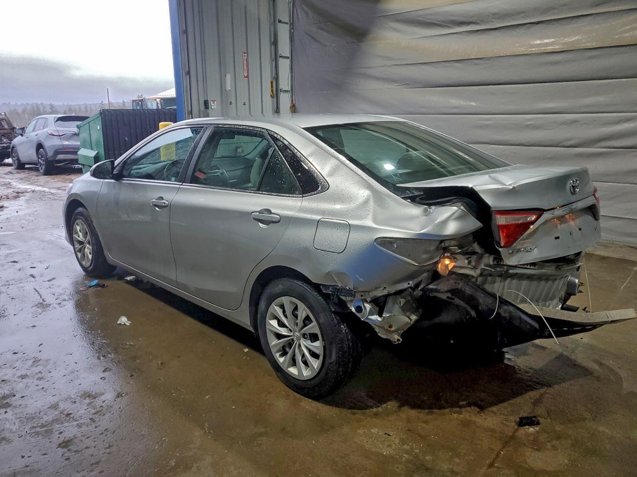 2016 TOYOTA CAMRY