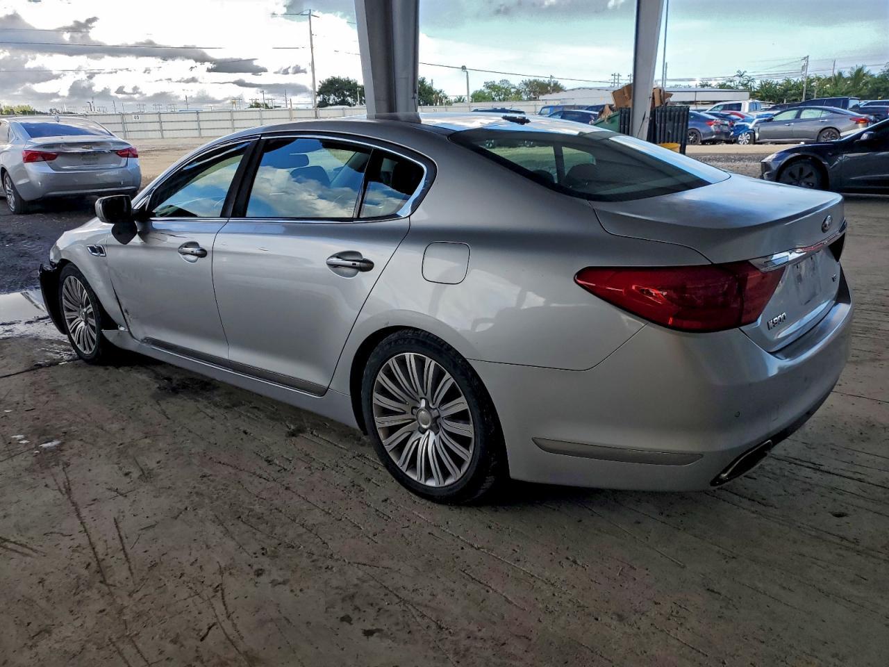 2015 KIA K900