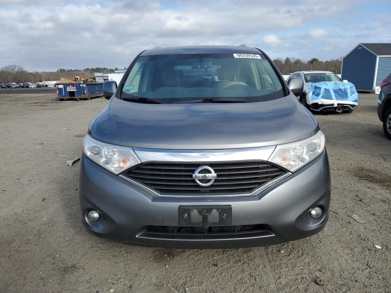 2016 NISSAN Quest