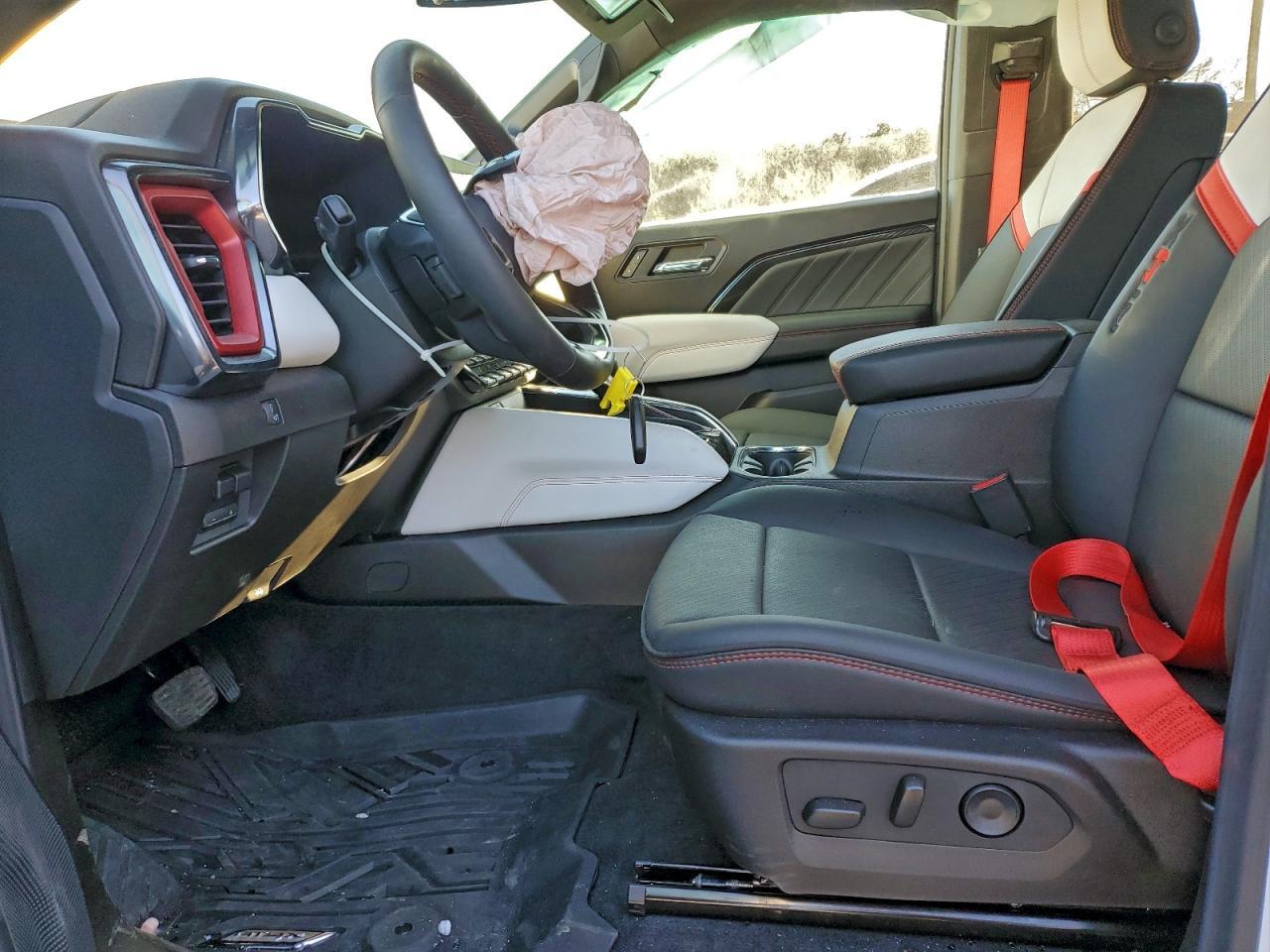 2025 GMC CANYON