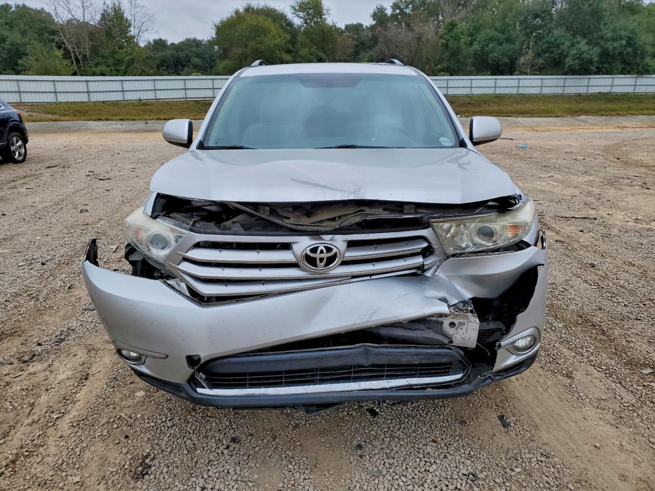 2011 TOYOTA HIGHLANDER