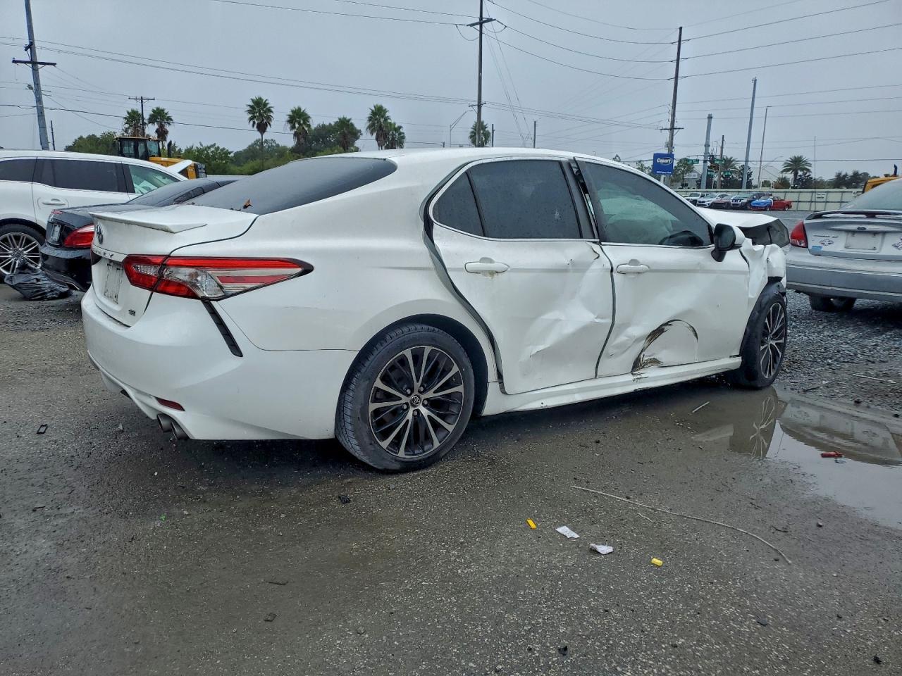 2018 TOYOTA CAMRY