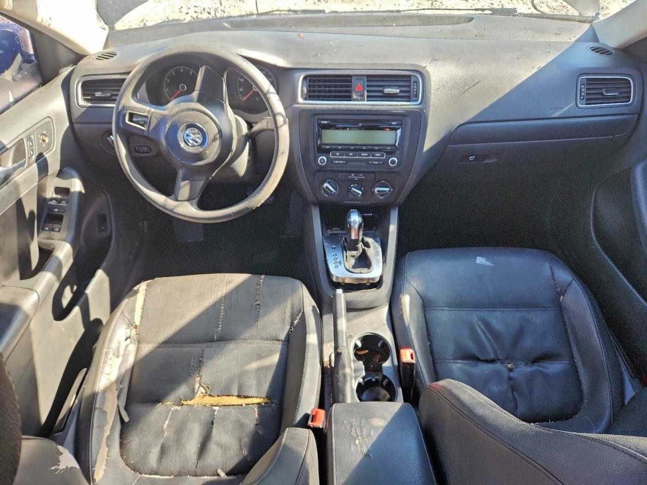 2011 VOLKSWAGEN JETTA