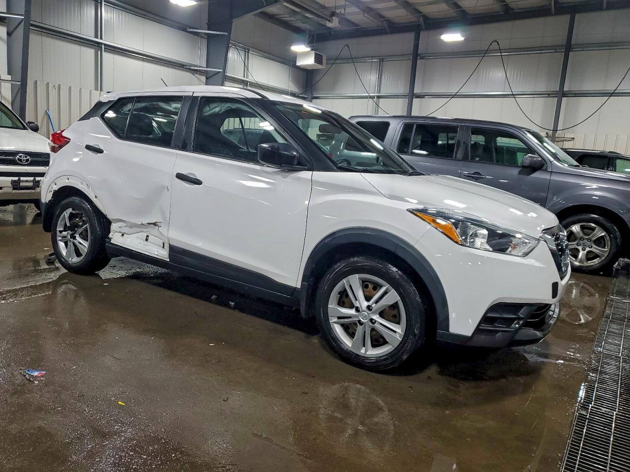 2020 NISSAN KICKS