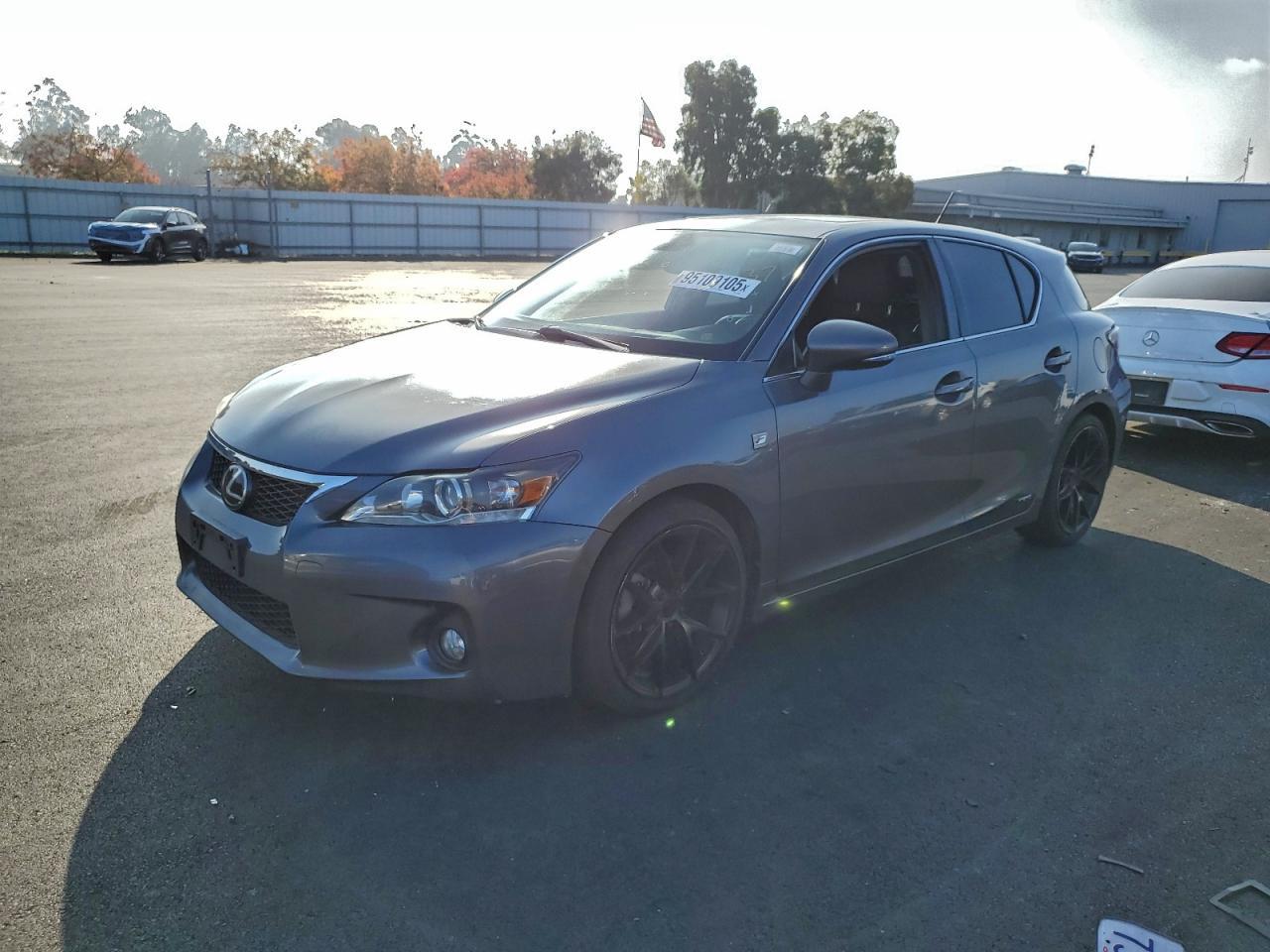 2013 LEXUS CT 200