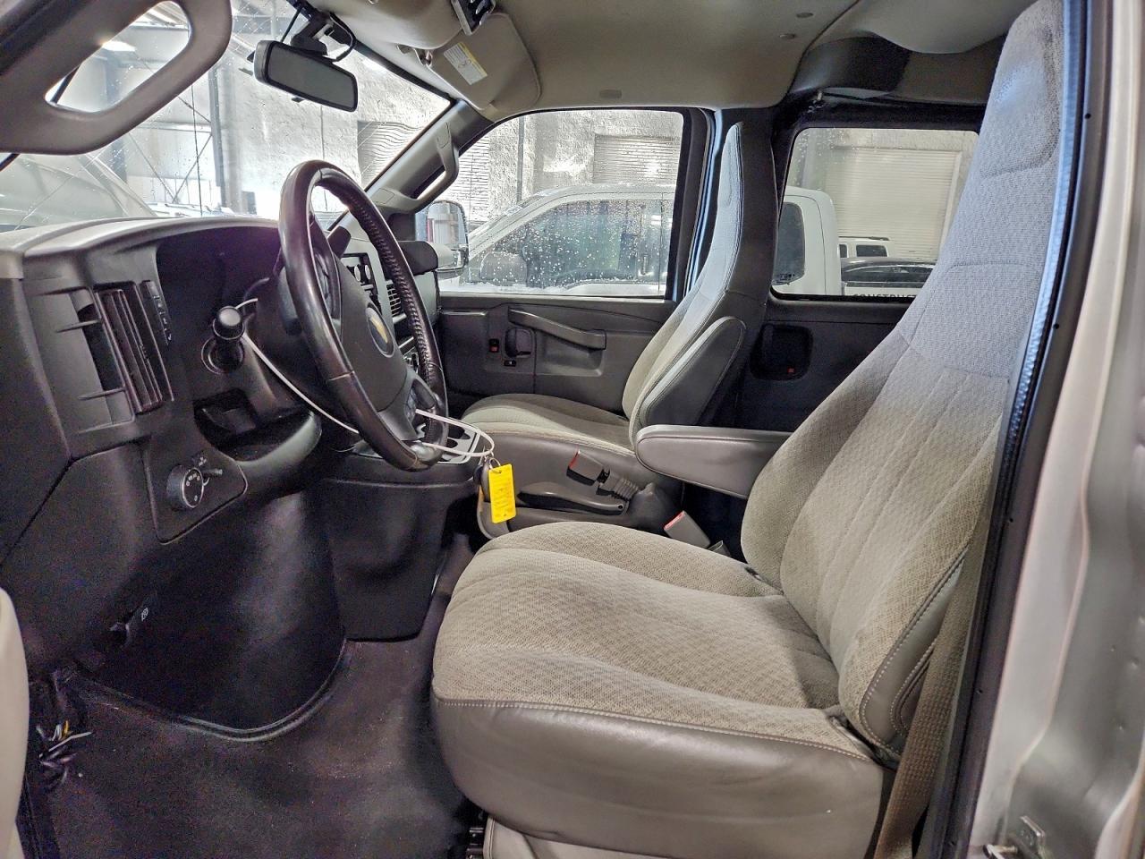 2020 CHEVROLET Express 3500
